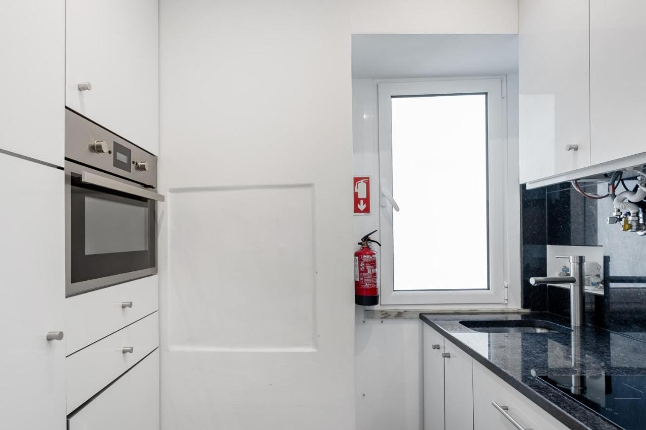 Avenida Da Liberdade Area, Bright And Newly Renovated 2 Bedroom Apartment, Lisbon Historical Center Eksteriør bilde
